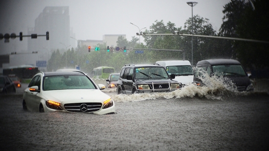 Hướng dẫn thủ tục hưởng bảo hiểm ô tô bị ngập nước do mưa lũ