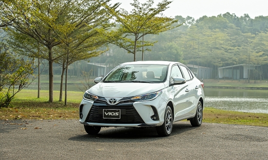 Giá ô tô Toyota Vios chỉ 285 triệu: Thời tời mua "xế xịn" cho khách Việt!