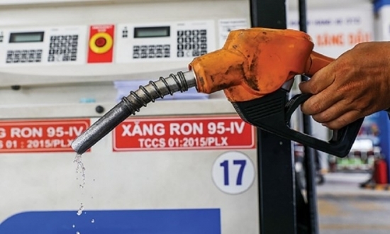 Giá xăng, dầu trong nước đồng loạt điều chỉnh giảm