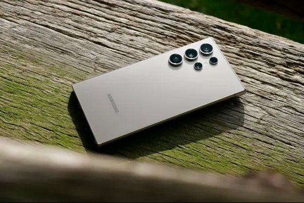 Samsung Galaxy S24 Ultra giảm cực sâu: "Nguy to" cho iPhone 15 Pro Max