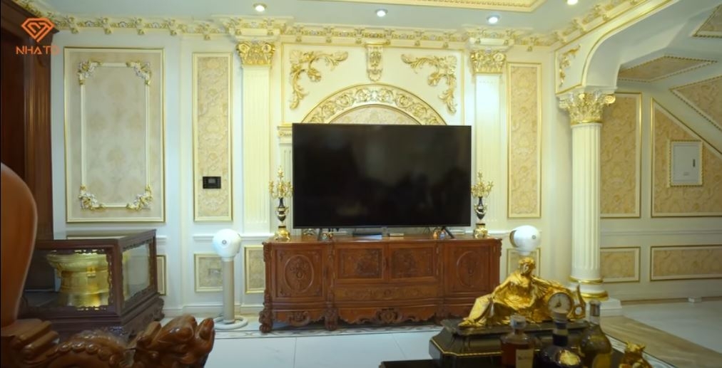 Có gì trong căn biệt thự toàn gỗ quý không phải cứ có tiền là mua được của đại gia xứ Thanh? Có gì trong căn biệt thự toàn gỗ quý không phải cứ có tiền là mua được của đại gia xứ Thanh?