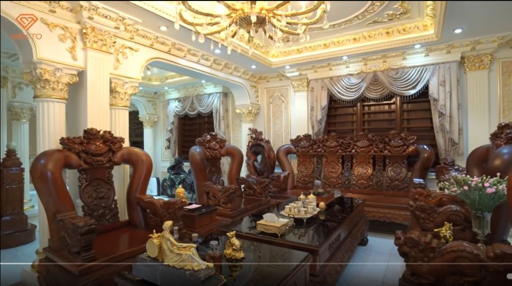 Có gì trong căn biệt thự toàn gỗ quý không phải cứ có tiền là mua được của đại gia xứ Thanh? Có gì trong căn biệt thự toàn gỗ quý không phải cứ có tiền là mua được của đại gia xứ Thanh?