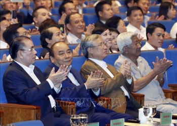 Thủ tướng Nguyễn Xuân Phúc dự Chương trình 'Cả nước chung tay vì người nghèo' năm 2019
