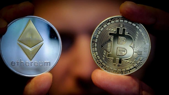Tiến gần mốc 5.000 USD, Ethereum được dự đoán sẽ soán ngôi Bitcoin