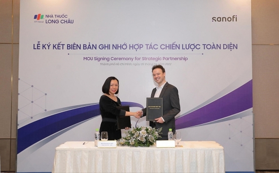 FPT Long Châu và Sanofi CHC ký kết hợp tác chiến lược toàn diện
